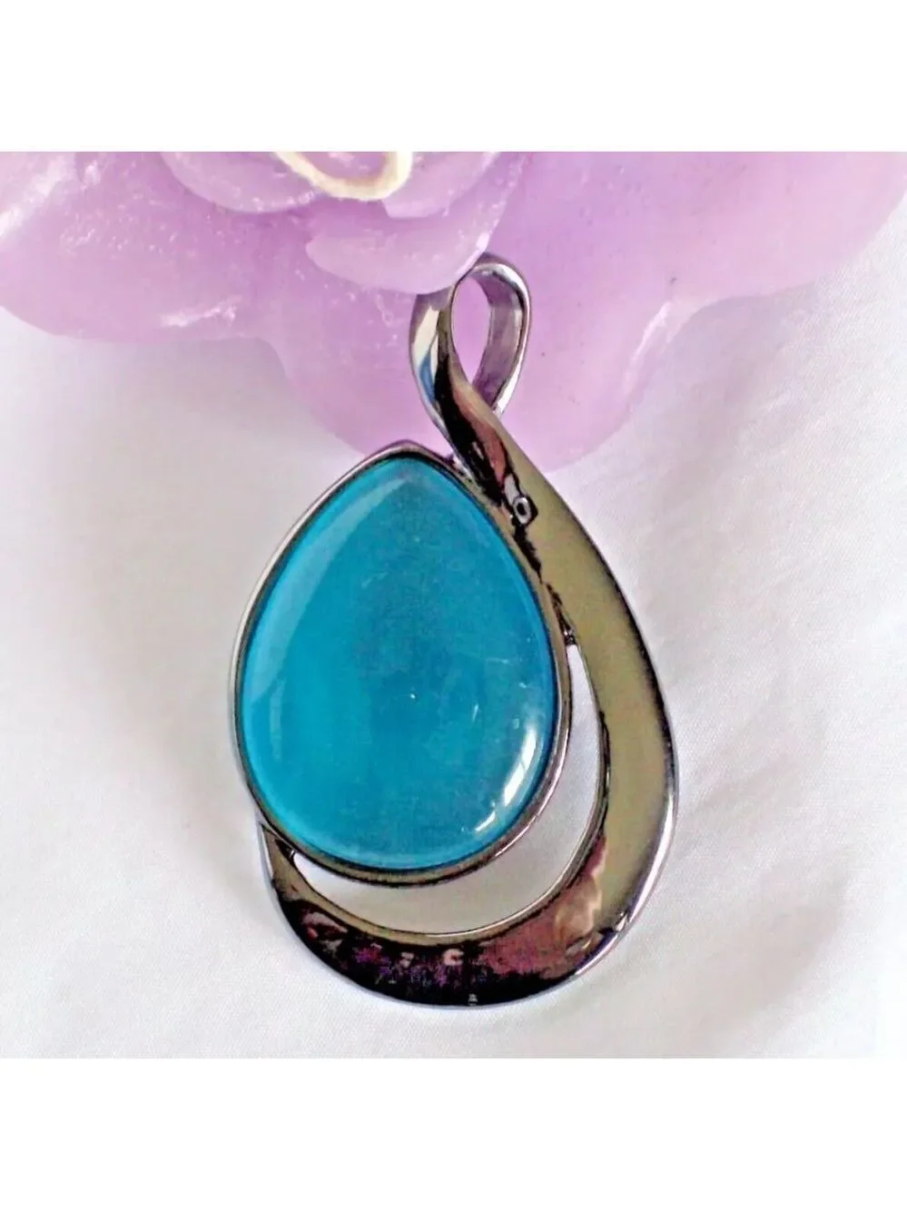 Lia Sophia Pendant Necklace, Cat's Eye,16-19